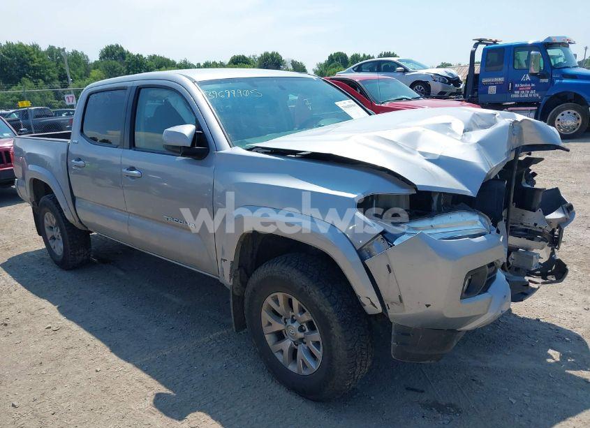 2017 Toyota Tacoma SR5 V6 (VIN 3TMCZ5AN5HM101666) main photo