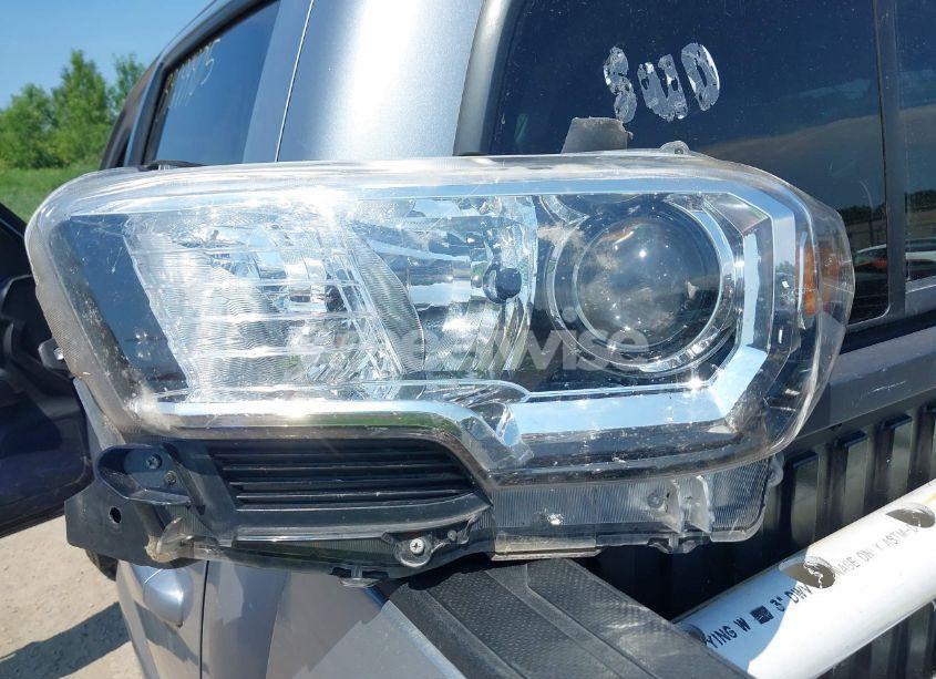 Photo 12 of 2017 Toyota Tacoma SR5 V6 (VIN 3TMCZ5AN5HM101666)