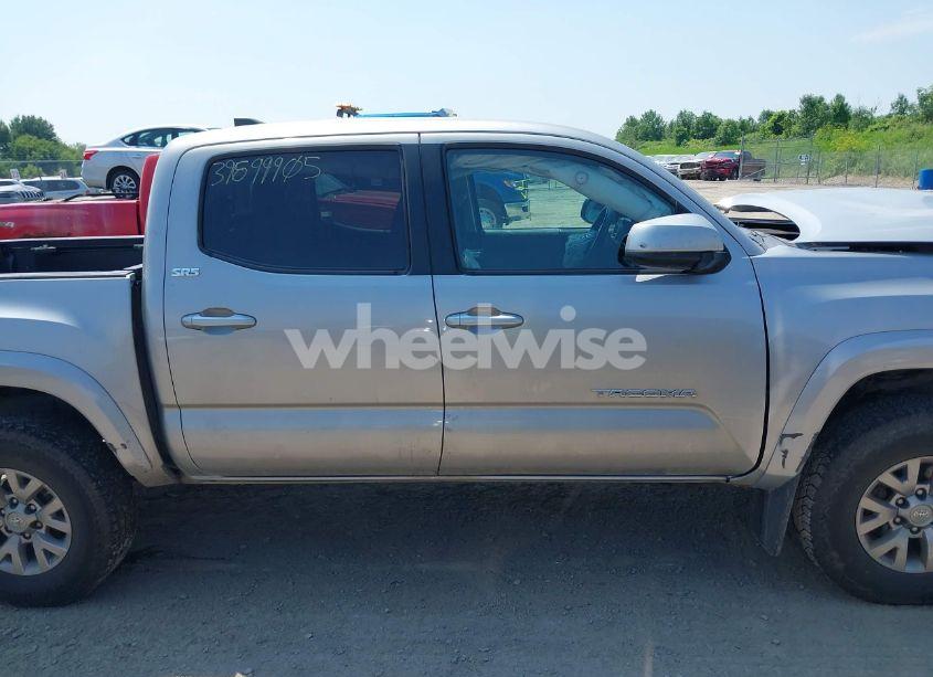 Photo 14 of 2017 Toyota Tacoma SR5 V6 (VIN 3TMCZ5AN5HM101666)