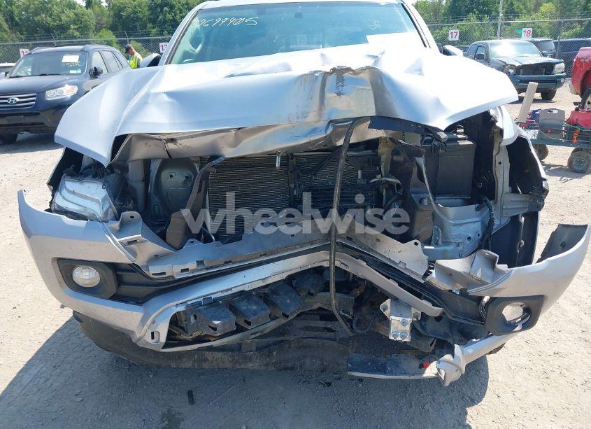 Photo 6 of 2017 Toyota Tacoma SR5 V6 (VIN 3TMCZ5AN5HM101666)