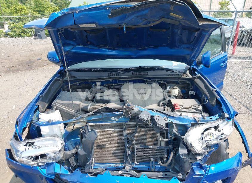 Photo 10 of 2017 Toyota Tacoma DBL CAB/SR/TRDSPT/OR/PRO (VIN 3TMCZ5AN5HM104552)