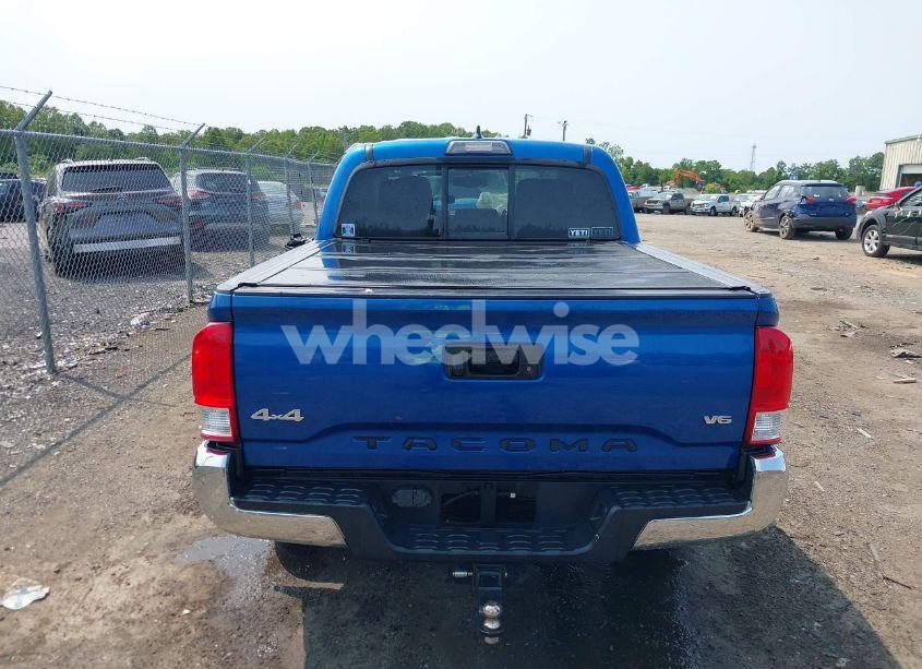 Photo 16 of 2017 Toyota Tacoma DBL CAB/SR/TRDSPT/OR/PRO (VIN 3TMCZ5AN5HM104552)