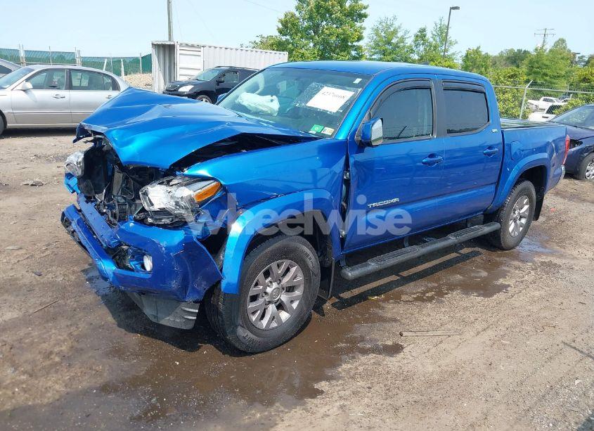Photo 2 of 2017 Toyota Tacoma DBL CAB/SR/TRDSPT/OR/PRO (VIN 3TMCZ5AN5HM104552)