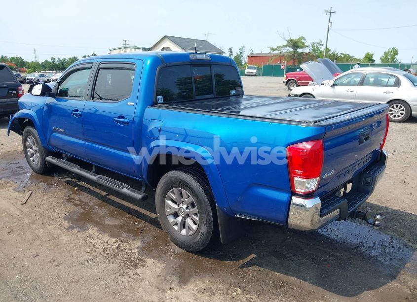 Photo 3 of 2017 Toyota Tacoma DBL CAB/SR/TRDSPT/OR/PRO (VIN 3TMCZ5AN5HM104552)
