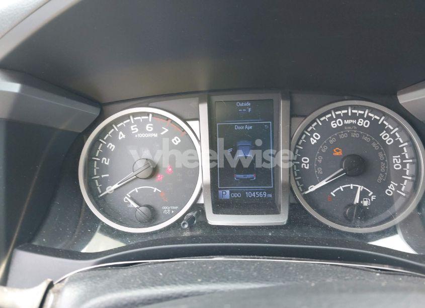 Photo 7 of 2017 Toyota Tacoma DBL CAB/SR/TRDSPT/OR/PRO (VIN 3TMCZ5AN5HM104552)