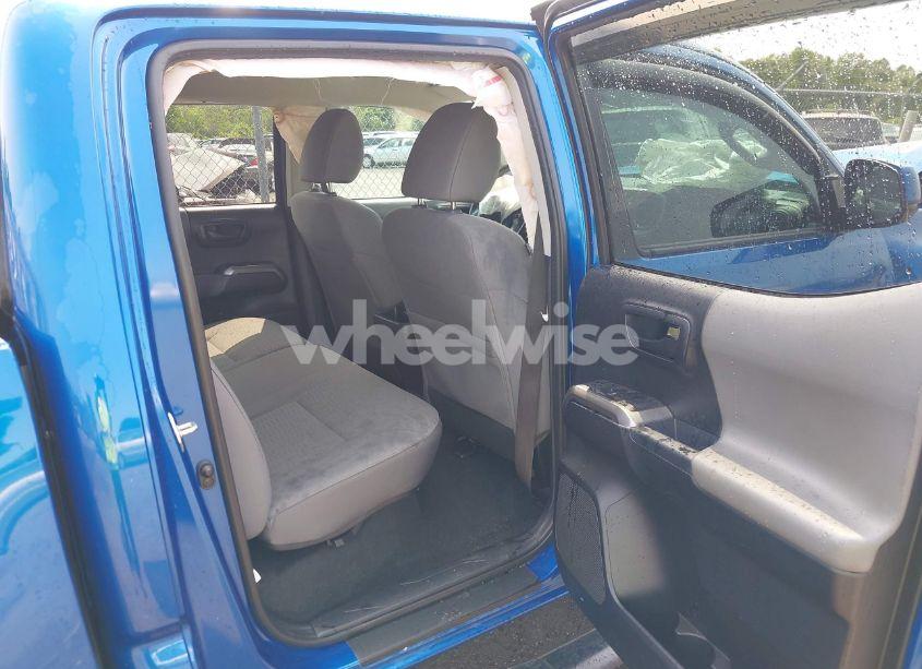 Photo 8 of 2017 Toyota Tacoma DBL CAB/SR/TRDSPT/OR/PRO (VIN 3TMCZ5AN5HM104552)