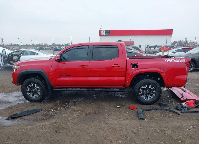 Photo 15 of 2018 Toyota Tacoma TRD OFF ROAD (VIN 3TMCZ5AN5JM158486)
