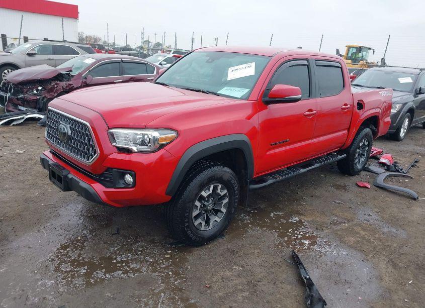 Photo 2 of 2018 Toyota Tacoma TRD OFF ROAD (VIN 3TMCZ5AN5JM158486)