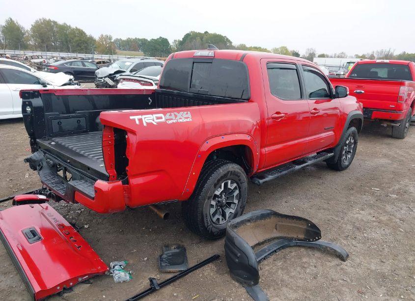 Photo 4 of 2018 Toyota Tacoma TRD OFF ROAD (VIN 3TMCZ5AN5JM158486)