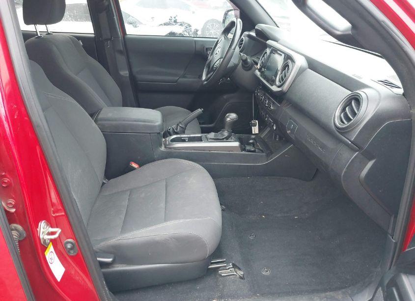 Photo 5 of 2018 Toyota Tacoma TRD OFF ROAD (VIN 3TMCZ5AN5JM158486)