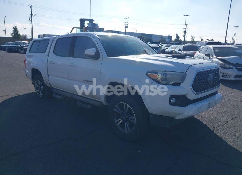2018 Toyota Tacoma TRD SPORT (VIN 3TMCZ5AN5JM163624) main photo