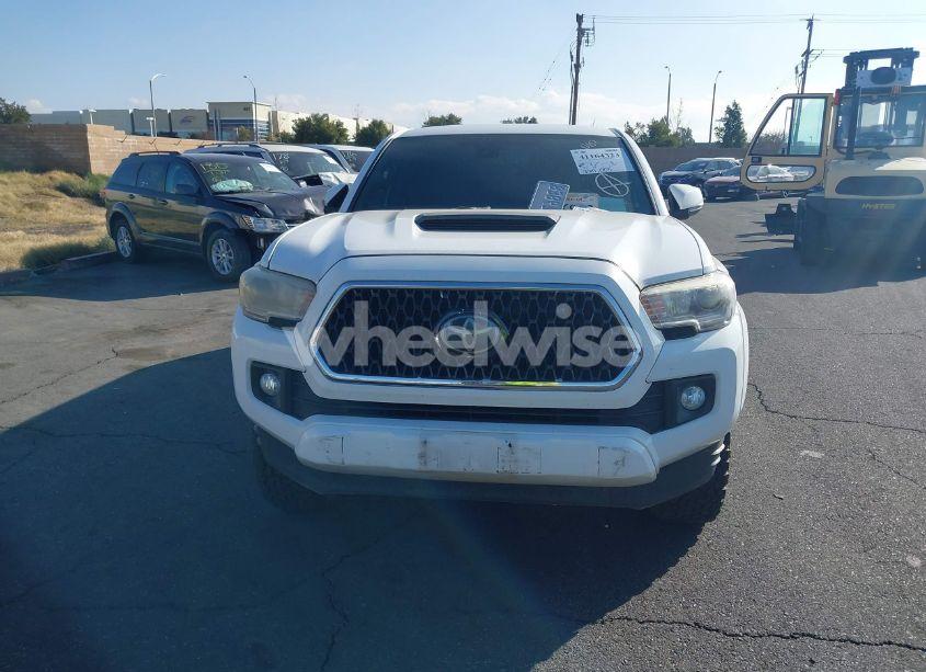 Photo 12 of 2018 Toyota Tacoma TRD SPORT (VIN 3TMCZ5AN5JM163624)