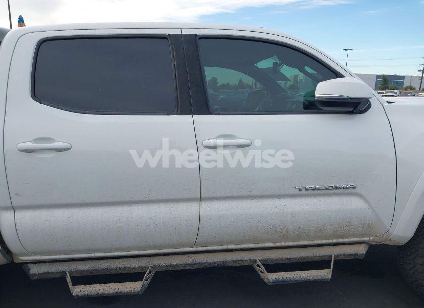 Photo 13 of 2018 Toyota Tacoma TRD SPORT (VIN 3TMCZ5AN5JM163624)