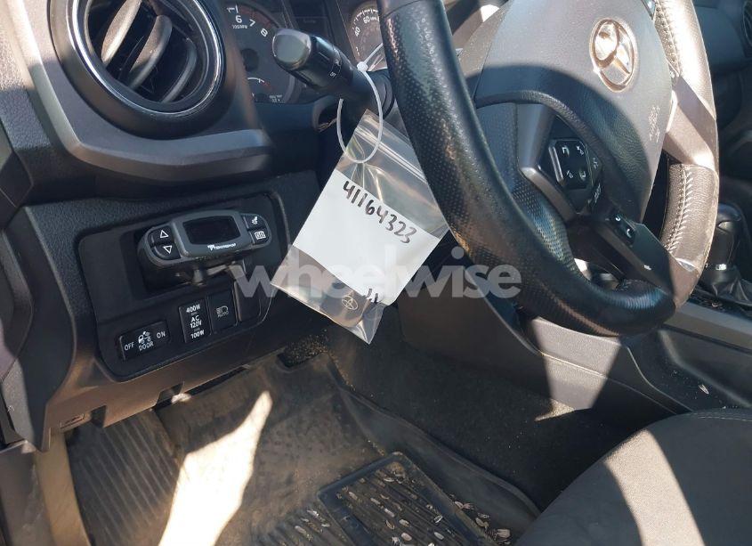 Photo 19 of 2018 Toyota Tacoma TRD SPORT (VIN 3TMCZ5AN5JM163624)