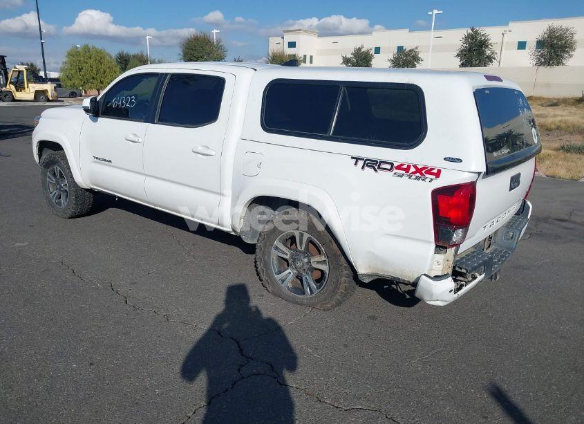 Photo 3 of 2018 Toyota Tacoma TRD SPORT (VIN 3TMCZ5AN5JM163624)