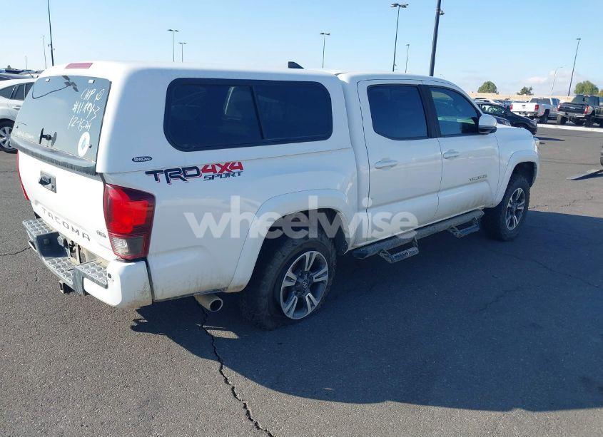 Photo 4 of 2018 Toyota Tacoma TRD SPORT (VIN 3TMCZ5AN5JM163624)