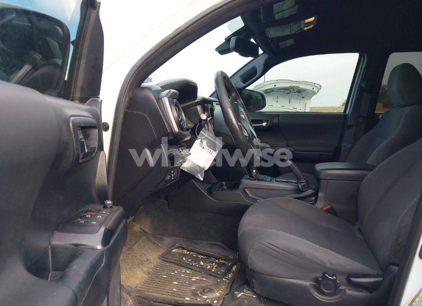 Photo 5 of 2018 Toyota Tacoma TRD SPORT (VIN 3TMCZ5AN5JM163624)