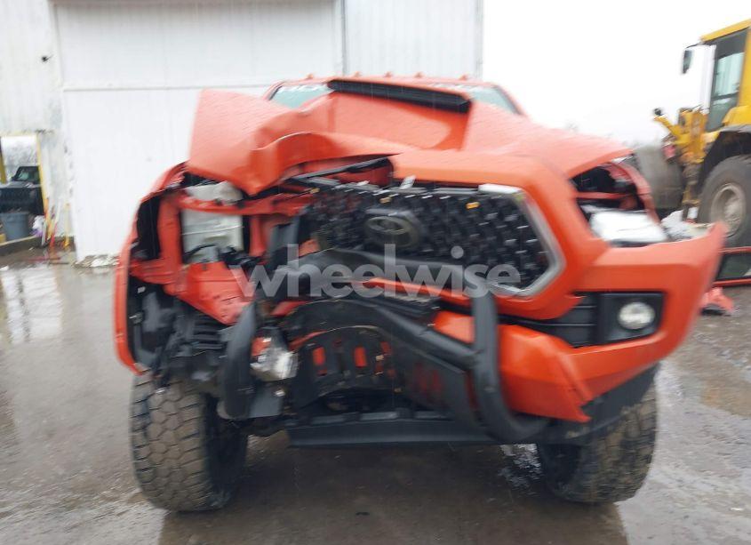 Photo 13 of 2018 Toyota Tacoma TRD SPORT (VIN 3TMCZ5AN5JM164367)