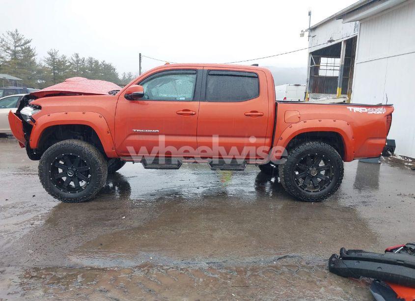 Photo 15 of 2018 Toyota Tacoma TRD SPORT (VIN 3TMCZ5AN5JM164367)
