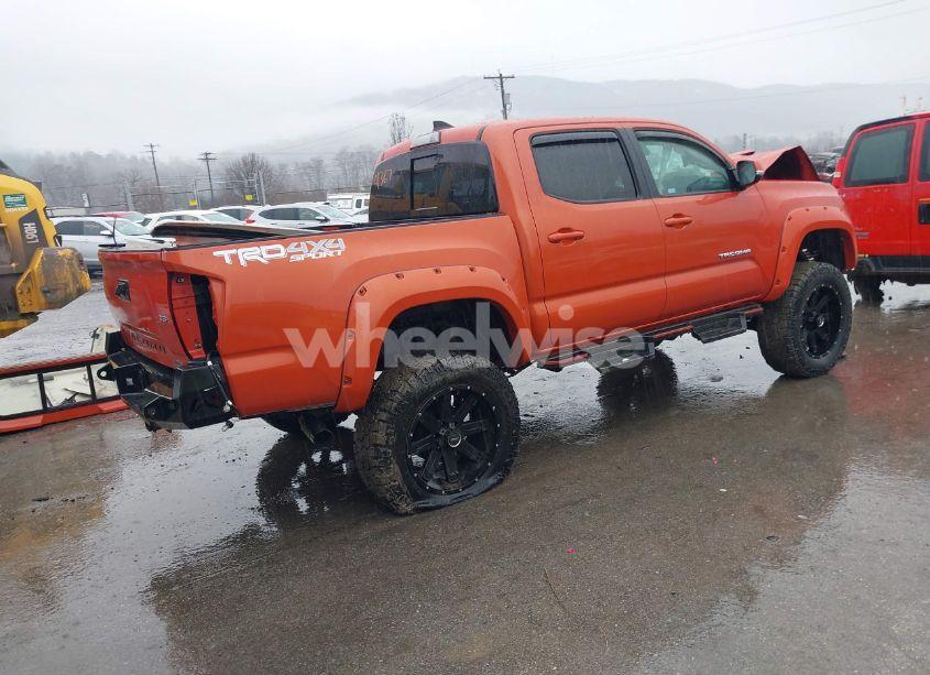 Photo 4 of 2018 Toyota Tacoma TRD SPORT (VIN 3TMCZ5AN5JM164367)