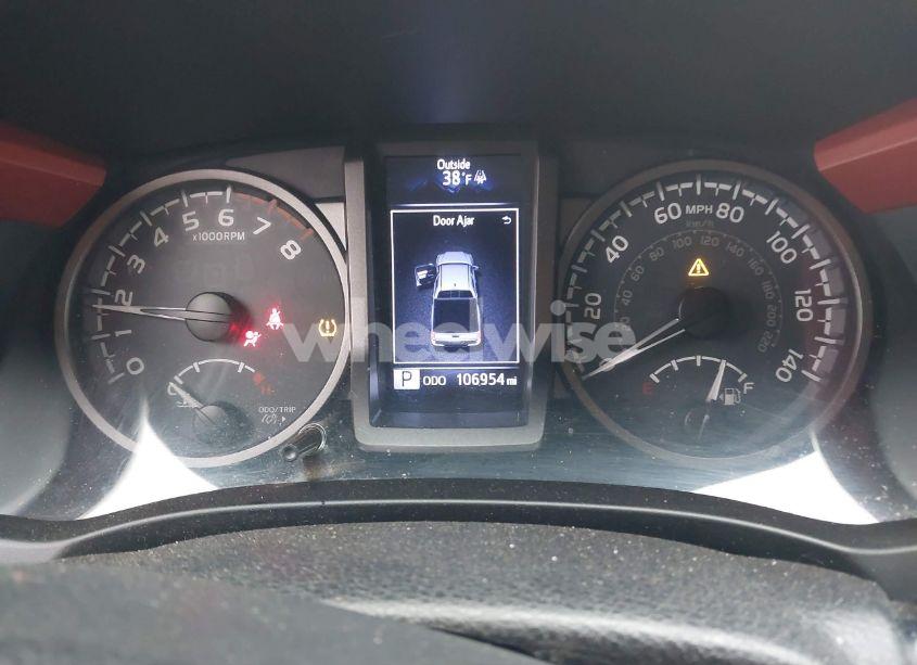 Photo 7 of 2018 Toyota Tacoma TRD SPORT (VIN 3TMCZ5AN5JM164367)