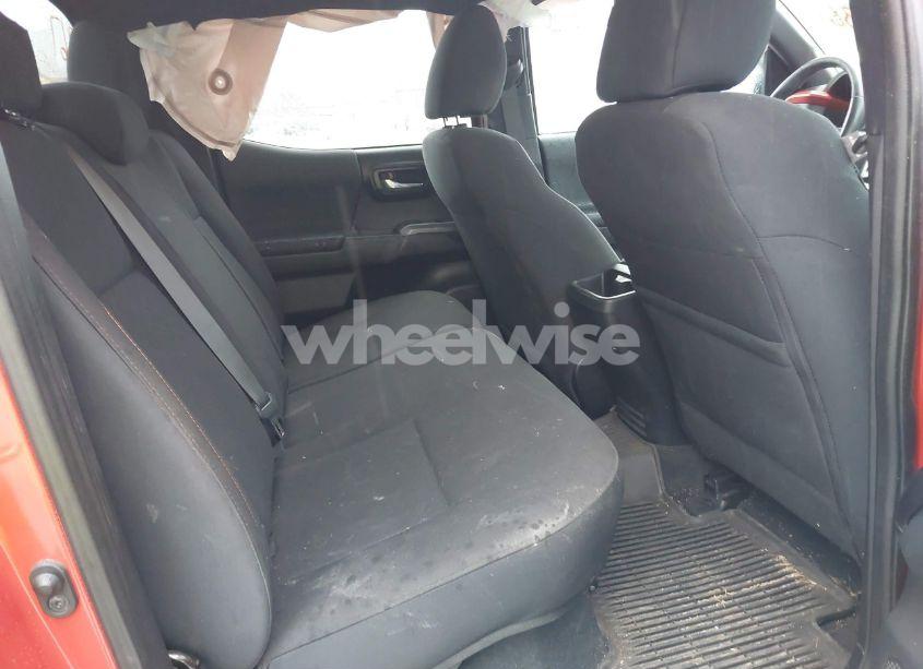 Photo 8 of 2018 Toyota Tacoma TRD SPORT (VIN 3TMCZ5AN5JM164367)