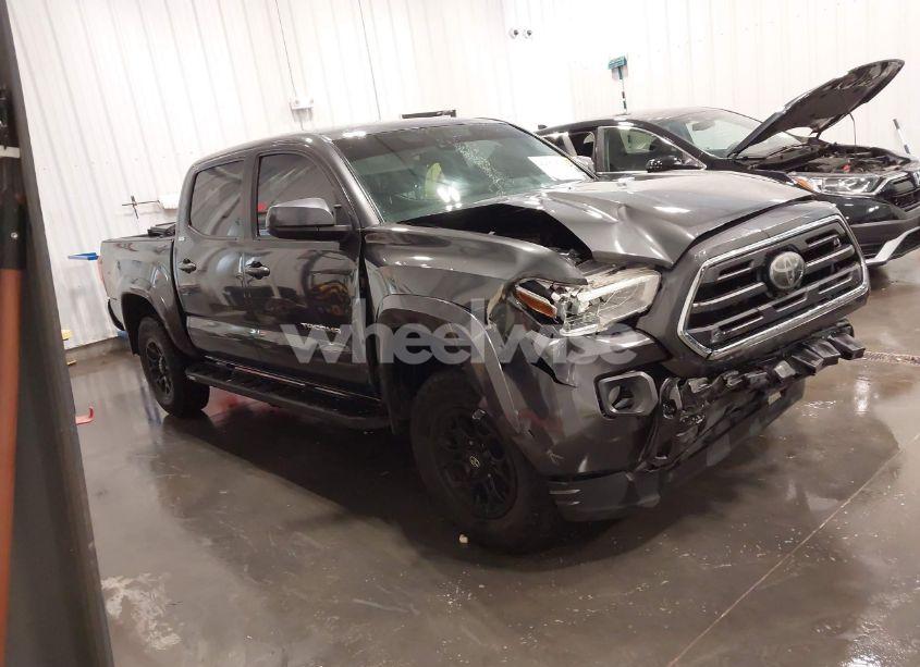 2019 Toyota Tacoma SR5 V6 (VIN 3TMCZ5AN5KM194387) main photo