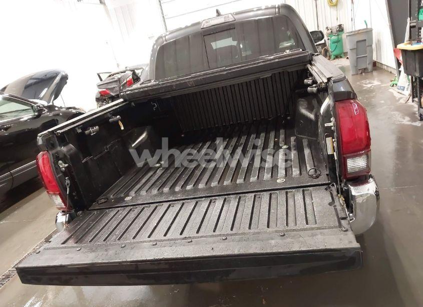 Photo 17 of 2019 Toyota Tacoma SR5 V6 (VIN 3TMCZ5AN5KM194387)