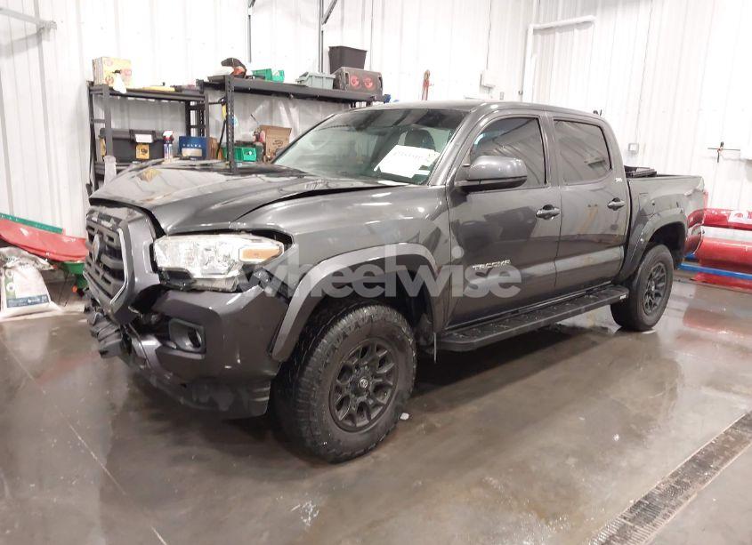 Photo 2 of 2019 Toyota Tacoma SR5 V6 (VIN 3TMCZ5AN5KM194387)