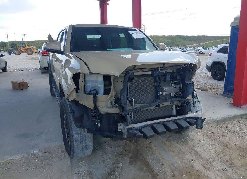 2019 Toyota Tacoma TRD OFF ROAD (VIN 3TMCZ5AN5KM259450) main photo