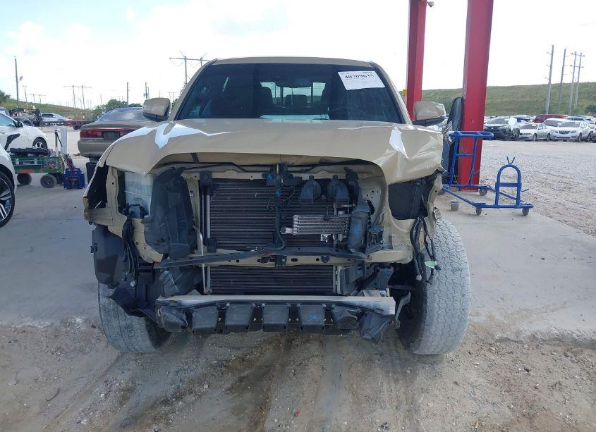 Photo 13 of 2019 Toyota Tacoma TRD OFF ROAD (VIN 3TMCZ5AN5KM259450)
