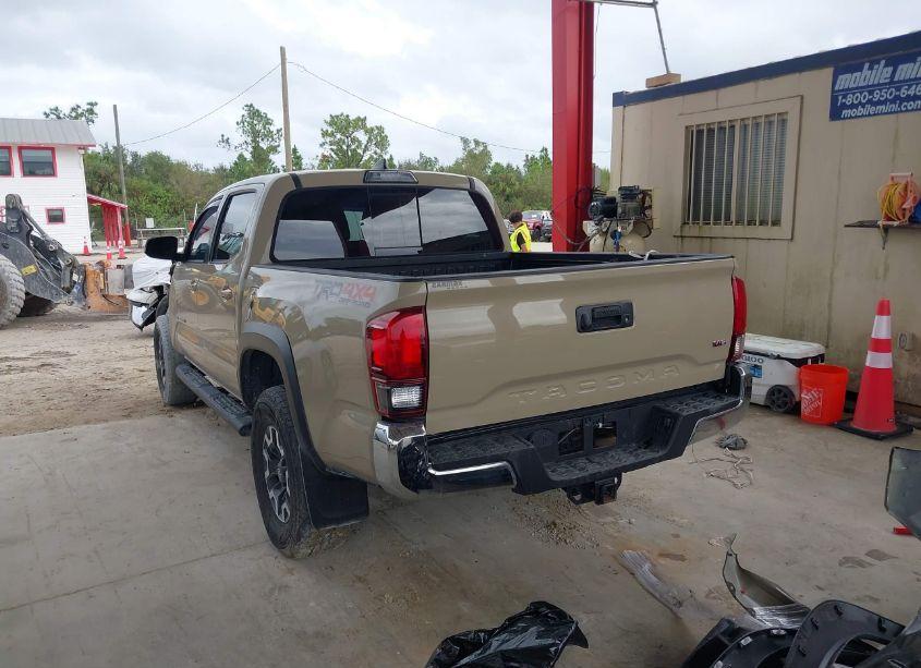 Photo 3 of 2019 Toyota Tacoma TRD OFF ROAD (VIN 3TMCZ5AN5KM259450)