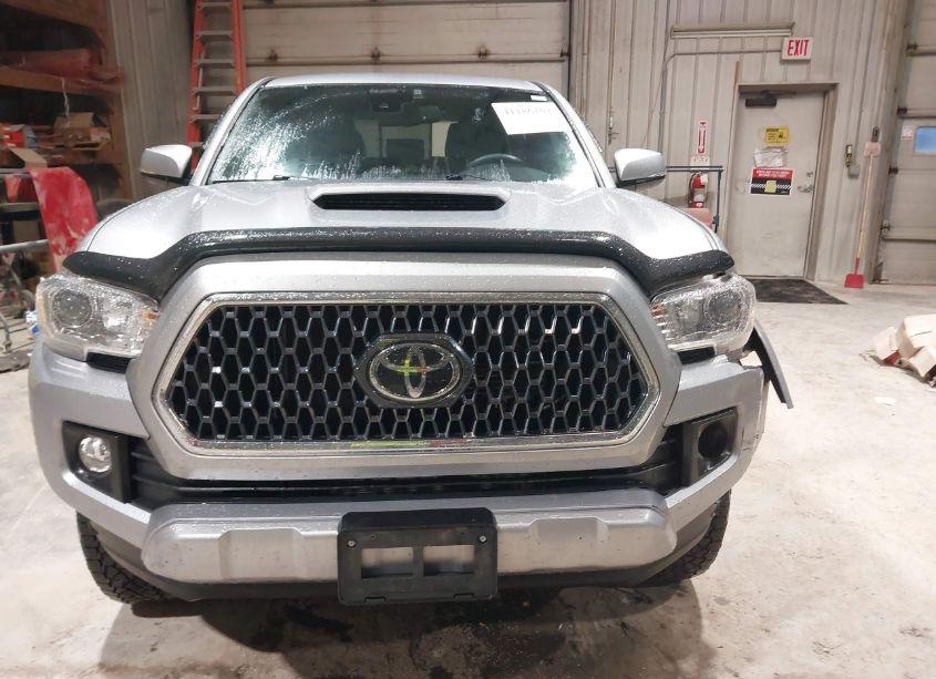 Photo 12 of 2019 Toyota Tacoma TRD SPORT (VIN 3TMCZ5AN5KM261778)