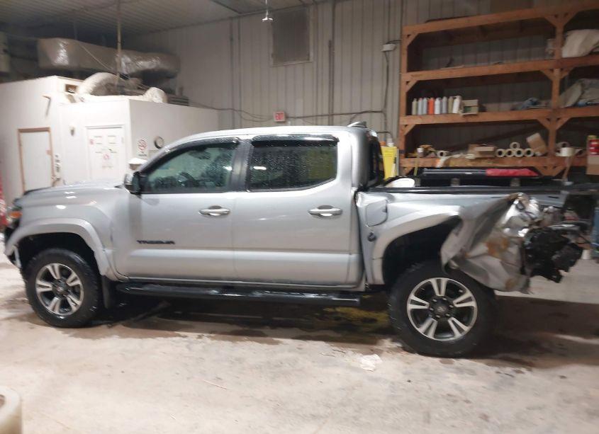 Photo 14 of 2019 Toyota Tacoma TRD SPORT (VIN 3TMCZ5AN5KM261778)