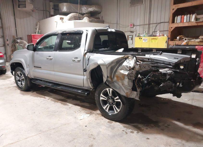 Photo 3 of 2019 Toyota Tacoma TRD SPORT (VIN 3TMCZ5AN5KM261778)
