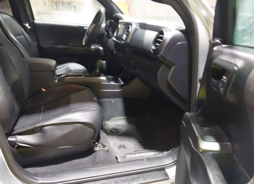 Photo 5 of 2019 Toyota Tacoma TRD SPORT (VIN 3TMCZ5AN5KM261778)