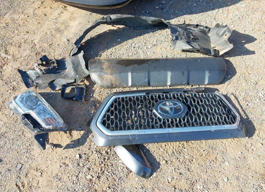 Photo 11 of 2019 Toyota Tacoma TRD OFF ROAD (VIN 3TMCZ5AN5KM268407)