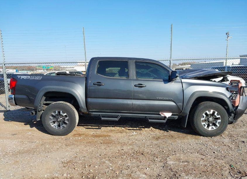 Photo 13 of 2019 Toyota Tacoma TRD OFF ROAD (VIN 3TMCZ5AN5KM268407)
