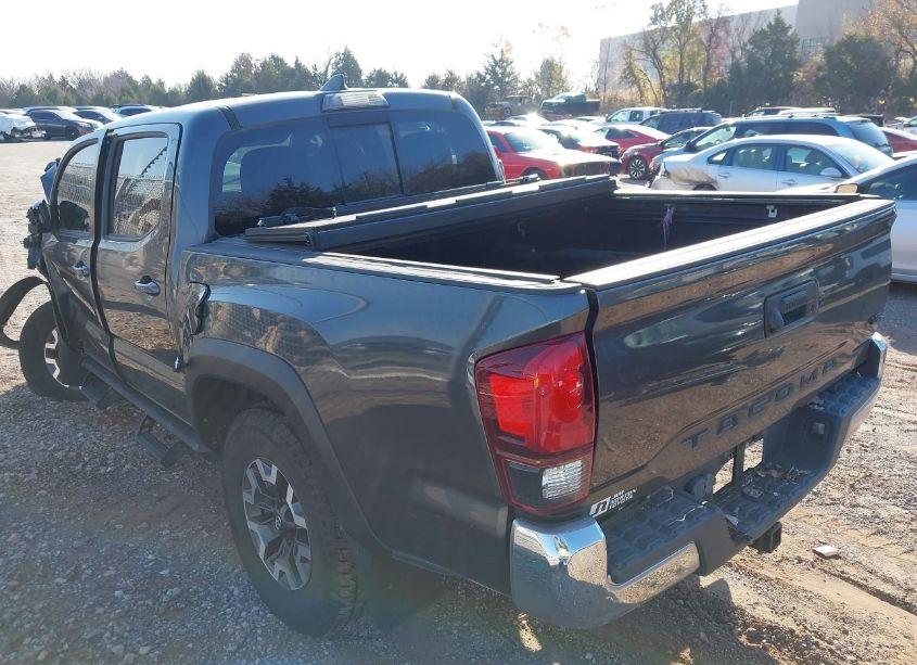 Photo 3 of 2019 Toyota Tacoma TRD OFF ROAD (VIN 3TMCZ5AN5KM268407)