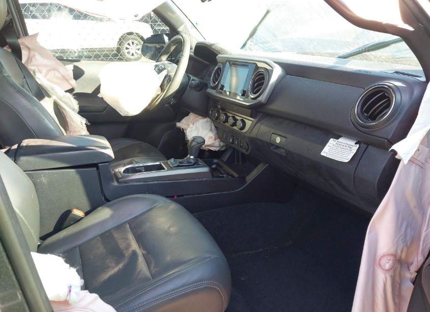 Photo 5 of 2019 Toyota Tacoma TRD OFF ROAD (VIN 3TMCZ5AN5KM268407)