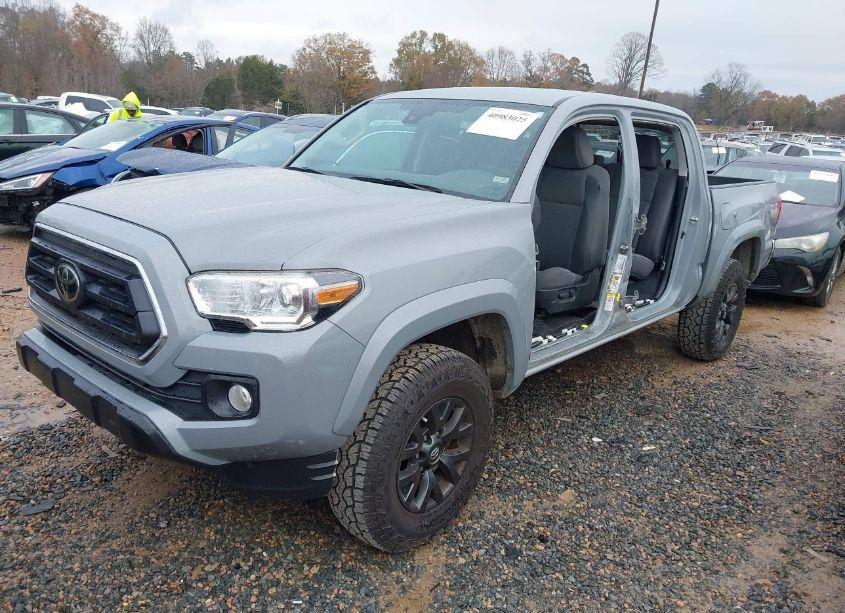 Photo 2 of 2020 Toyota Tacoma SR5 V6 (VIN 3TMCZ5AN5LM294006)