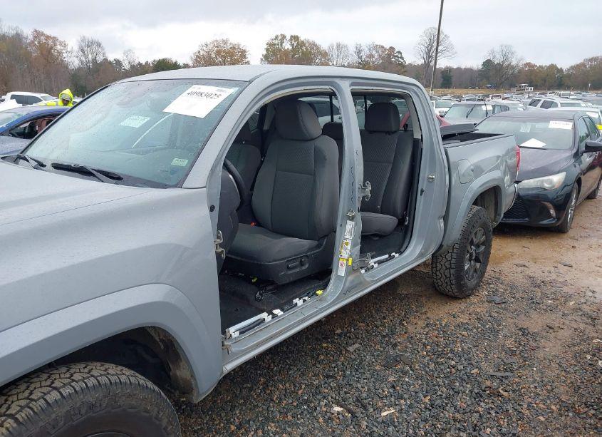 Photo 6 of 2020 Toyota Tacoma SR5 V6 (VIN 3TMCZ5AN5LM294006)