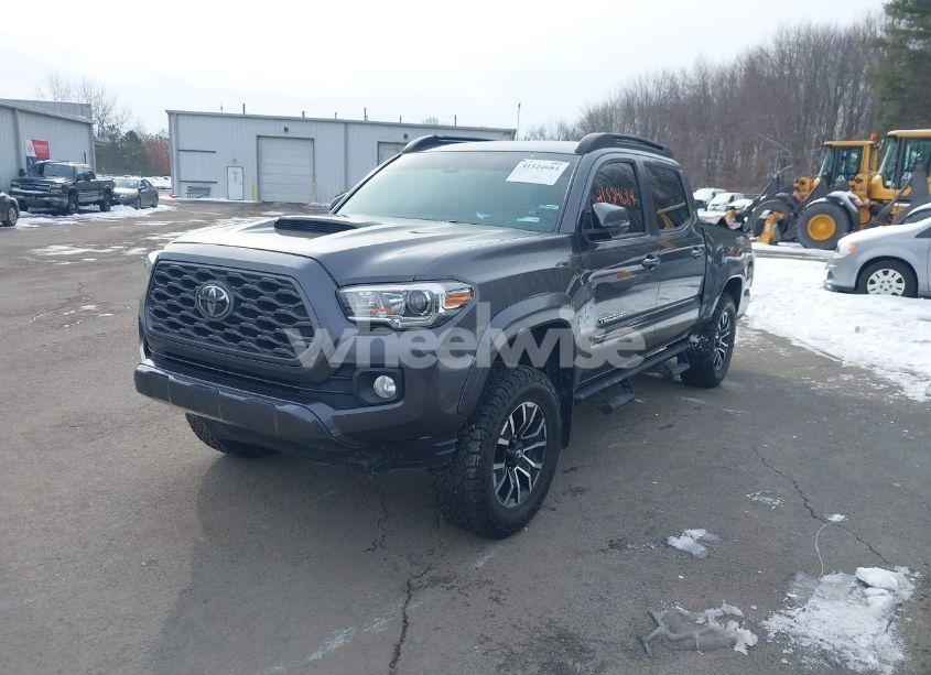 Photo 2 of 2020 Toyota Tacoma (VIN 3TMCZ5AN5LM294572)