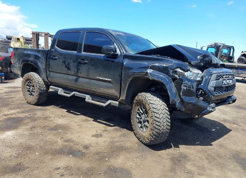 2020 Toyota Tacoma SR5 V6 (VIN 3TMCZ5AN5LM334195) main photo