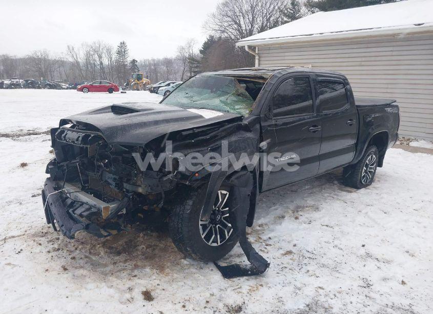 Photo 2 of 2020 Toyota Tacoma (VIN 3TMCZ5AN5LM338408)