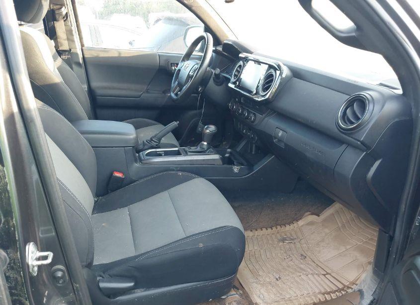 Photo 5 of 2021 Toyota Tacoma TRD OFF-ROAD (VIN 3TMCZ5AN5MM375251)