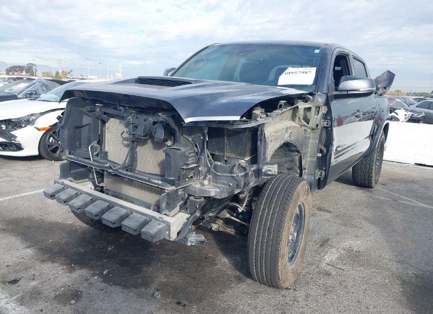 Photo 2 of 2021 Toyota Tacoma TRD SPORT (VIN 3TMCZ5AN5MM415828)