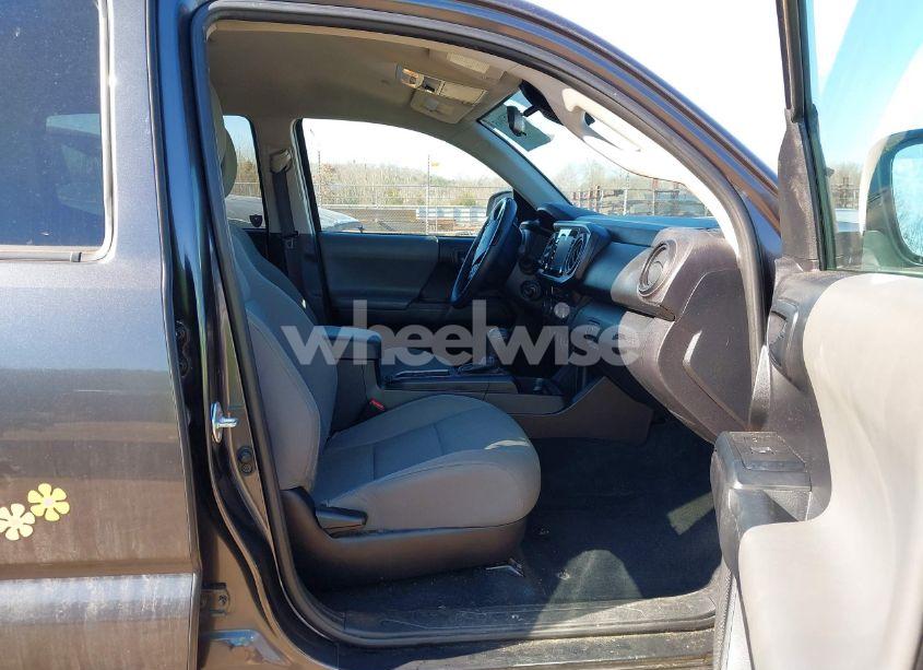 Photo 5 of 2021 Toyota Tacoma SR V6 (VIN 3TMCZ5AN5MM421404)