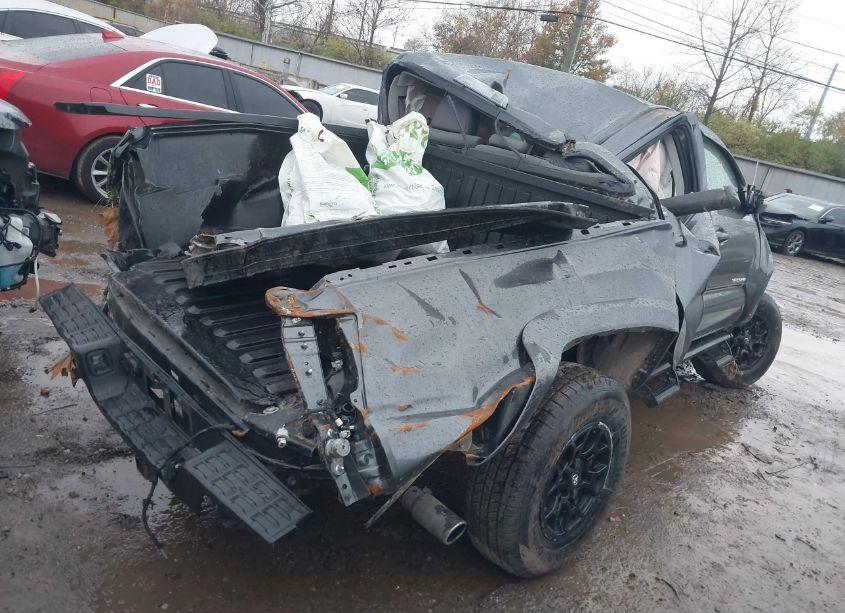 Photo 4 of 2022 Toyota Tacoma SR5 V6 (VIN 3TMCZ5AN5NM482639)