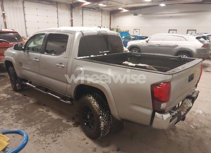 Photo 3 of 2022 Toyota Tacoma SR5 V6 (VIN 3TMCZ5AN5NM528034)